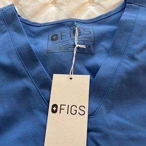 Figs Casma 3 pocket scrub top